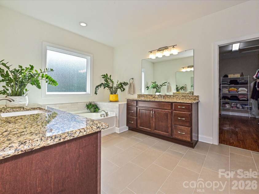 20032 Northport Drive, Cornelius, NC 28031.  MLS# CAR4416087, YatesRealty ID 45414. Primary Bathroom