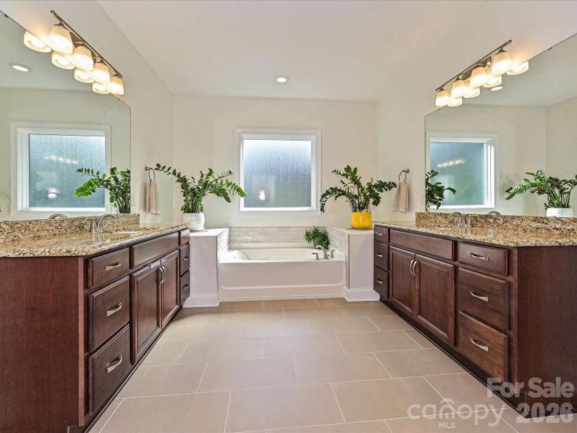 20032 Northport Drive, Cornelius, NC 28031.  MLS# CAR4416087, YatesRealty ID 45414. Primary Bathroom