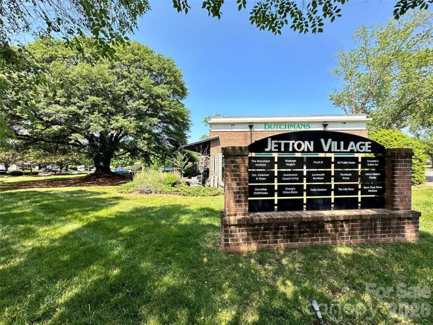 20032 Northport Drive, Cornelius, NC 28031.  MLS# CAR4416087, YatesRealty ID 45414. Walk to shopping and dining!