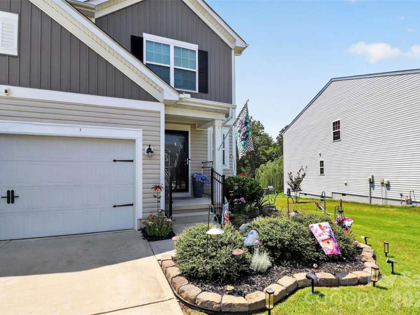 1051 Ava Trail Lane, Clover, SC 29710.  MLS# CAR4415650, YatesRealty ID 45415. Meticulous Yard