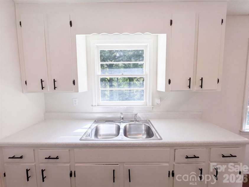 107 Autumn Place, York, SC 29745.  MLS# CAR4416444, YatesRealty ID 45417. 