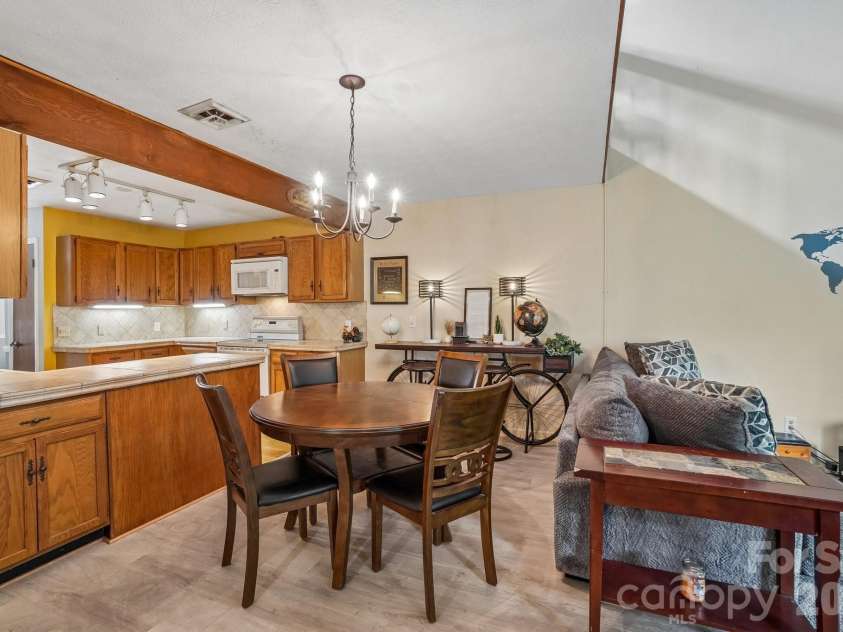 210 Juniper Lane, Hendersonville, NC 28739.  MLS# CAR4413823, YatesRealty ID 45418. 