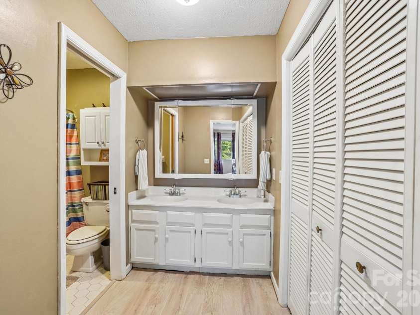 210 Juniper Lane, Hendersonville, NC 28739.  MLS# CAR4413823, YatesRealty ID 45418. 