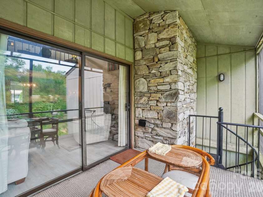210 Juniper Lane, Hendersonville, NC 28739.  MLS# CAR4413823, YatesRealty ID 45418. 