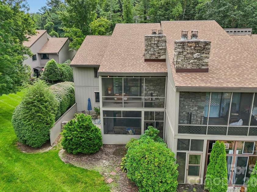 210 Juniper Lane, Hendersonville, NC 28739.  MLS# CAR4413823, YatesRealty ID 45418. 