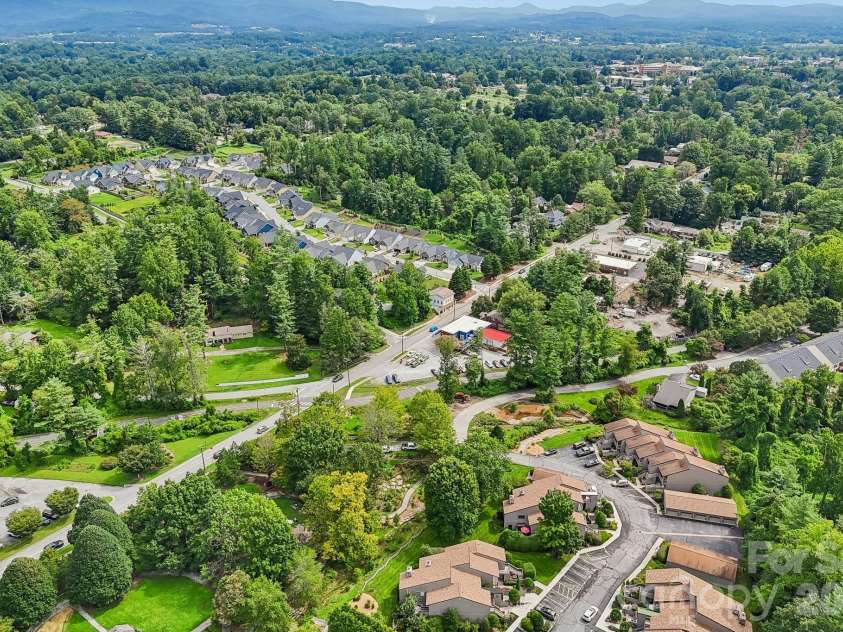 210 Juniper Lane, Hendersonville, NC 28739.  MLS# CAR4413823, YatesRealty ID 45418. 