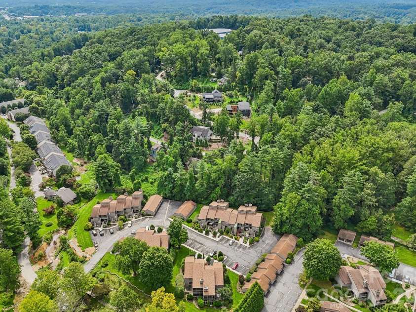 210 Juniper Lane, Hendersonville, NC 28739.  MLS# CAR4413823, YatesRealty ID 45418. 