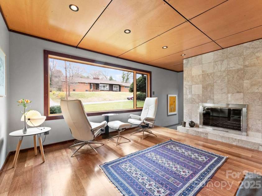 105 Hillside Drive, Davidson, NC 28036.  MLS# CAR4223115, YatesRealty ID 4542. 