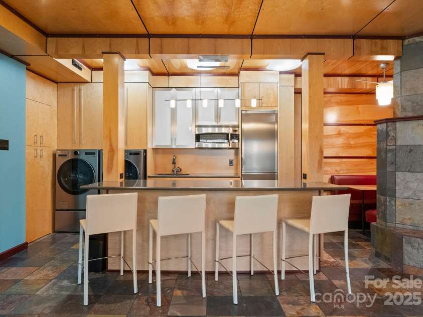 105 Hillside Drive, Davidson, NC 28036.  MLS# CAR4223115, YatesRealty ID 4542. 