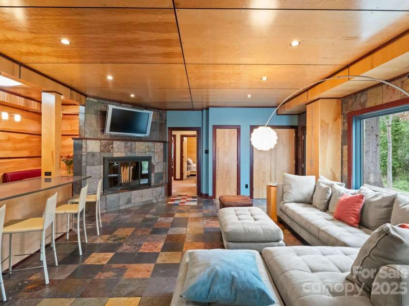 105 Hillside Drive, Davidson, NC 28036.  MLS# CAR4223115, YatesRealty ID 4542. 