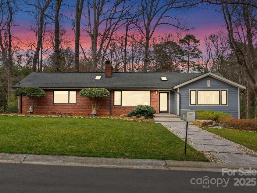 105 Hillside Drive, Davidson, NC 28036.  MLS# CAR4223115, YatesRealty ID 4542. 