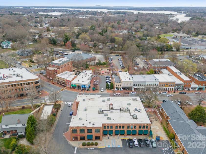 105 Hillside Drive, Davidson, NC 28036.  MLS# CAR4223115, YatesRealty ID 4542. 