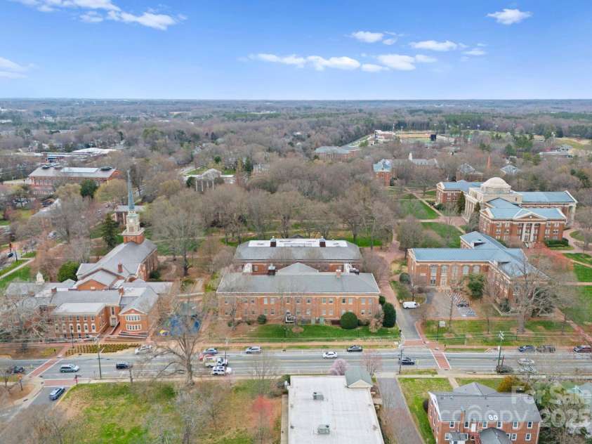 105 Hillside Drive, Davidson, NC 28036.  MLS# CAR4223115, YatesRealty ID 4542. 