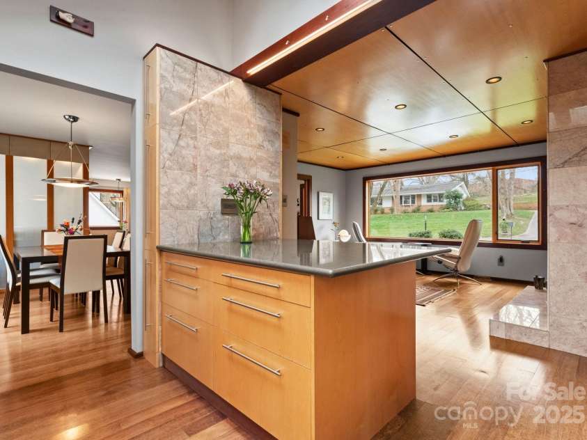 105 Hillside Drive, Davidson, NC 28036.  MLS# CAR4223115, YatesRealty ID 4542. 