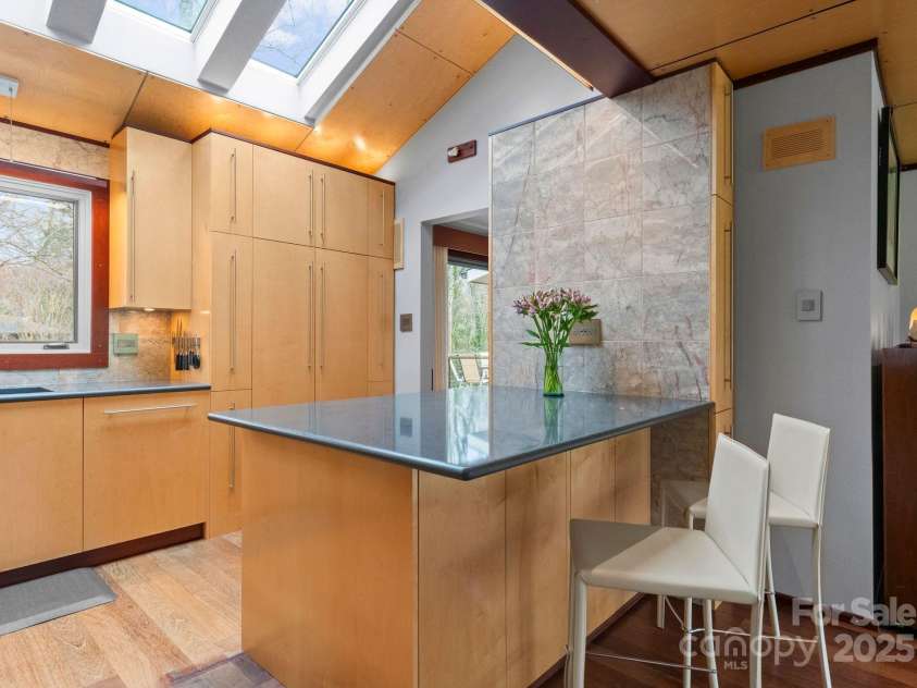 105 Hillside Drive, Davidson, NC 28036.  MLS# CAR4223115, YatesRealty ID 4542. 