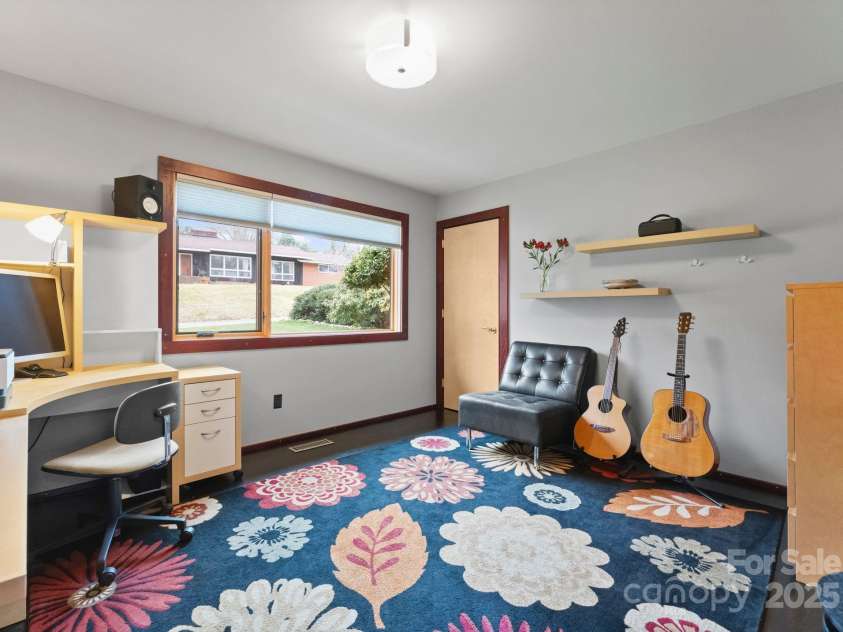 105 Hillside Drive, Davidson, NC 28036.  MLS# CAR4223115, YatesRealty ID 4542. 