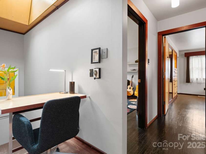 105 Hillside Drive, Davidson, NC 28036.  MLS# CAR4223115, YatesRealty ID 4542. 