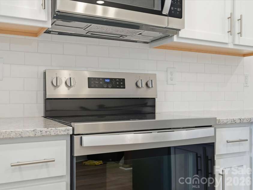 3136 Butler Hill Drive, Matthews, NC 28105.  MLS# CAR4321868, YatesRealty ID 4542. 