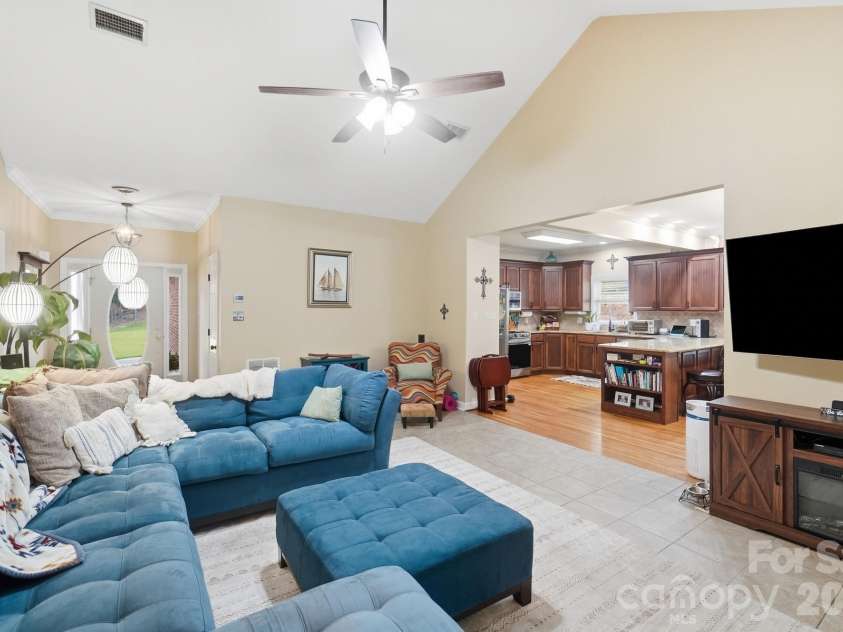 2055 Tiger Paw Lane, York, SC 29745.  MLS# CAR4406263, YatesRealty ID 45420. 