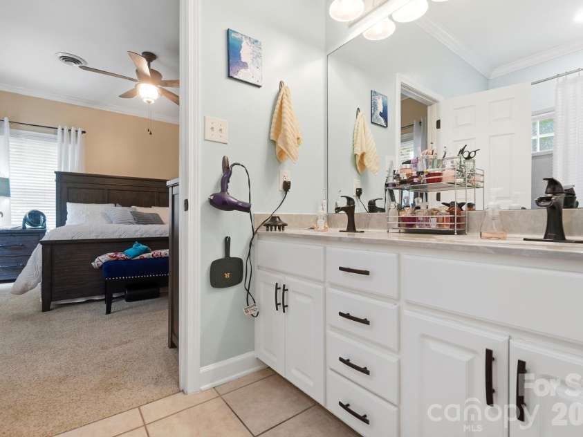 2055 Tiger Paw Lane, York, SC 29745.  MLS# CAR4406263, YatesRealty ID 45420. 