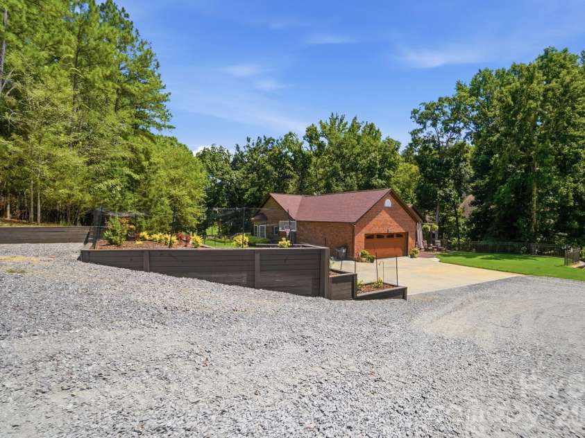 2055 Tiger Paw Lane, York, SC 29745.  MLS# CAR4406263, YatesRealty ID 45420. 