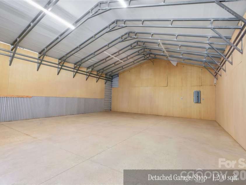 2055 Tiger Paw Lane, York, SC 29745.  MLS# CAR4425270, YatesRealty ID 45420. Detached Garage Interior