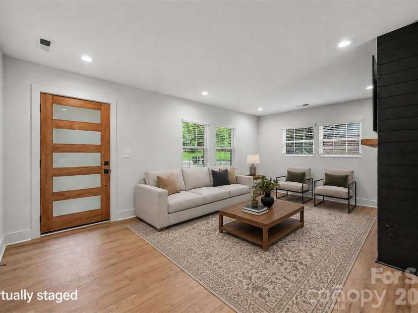 2000 Kilborne Drive, Charlotte, NC 28205.  MLS# CAR4415514, YatesRealty ID 45422. 