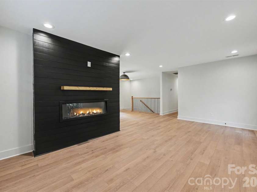 2000 Kilborne Drive, Charlotte, NC 28205.  MLS# CAR4415514, YatesRealty ID 45422. 