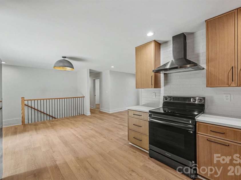 2000 Kilborne Drive, Charlotte, NC 28205.  MLS# CAR4415514, YatesRealty ID 45422. 
