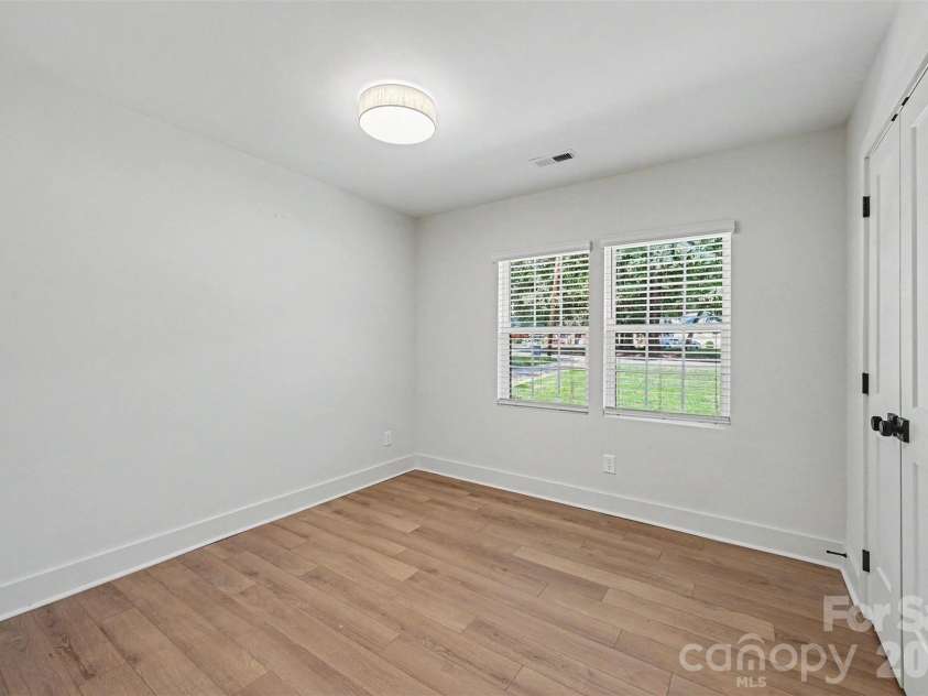 2000 Kilborne Drive, Charlotte, NC 28205.  MLS# CAR4415514, YatesRealty ID 45422. 