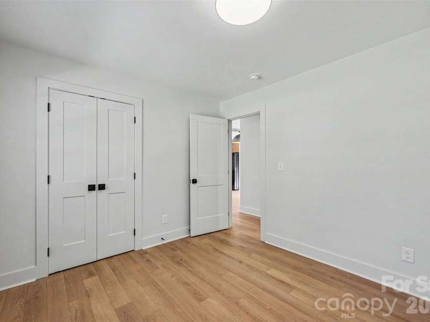 2000 Kilborne Drive, Charlotte, NC 28205.  MLS# CAR4415514, YatesRealty ID 45422. 