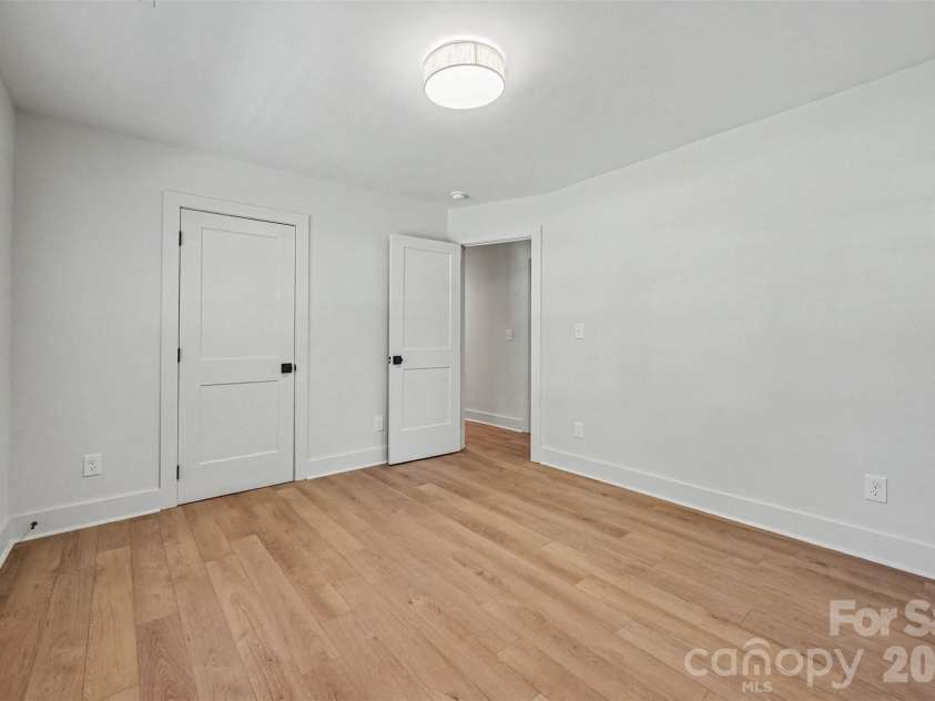 2000 Kilborne Drive, Charlotte, NC 28205.  MLS# CAR4415514, YatesRealty ID 45422. 