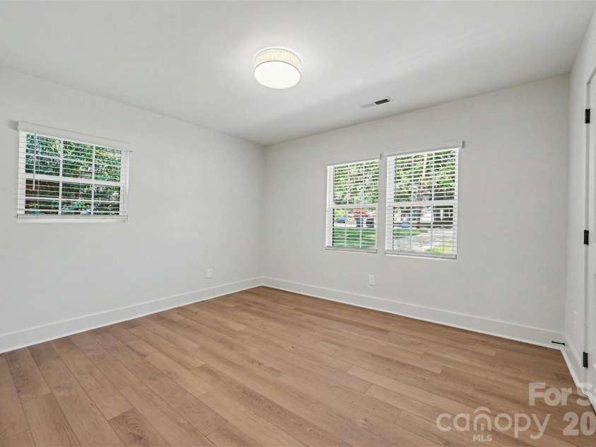 2000 Kilborne Drive, Charlotte, NC 28205.  MLS# CAR4415514, YatesRealty ID 45422. 