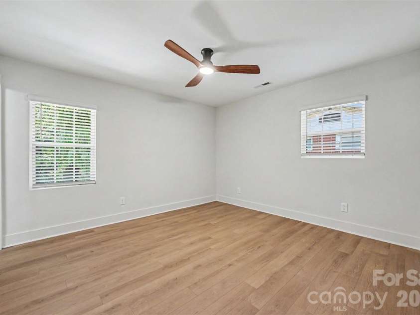 2000 Kilborne Drive, Charlotte, NC 28205.  MLS# CAR4415514, YatesRealty ID 45422. 