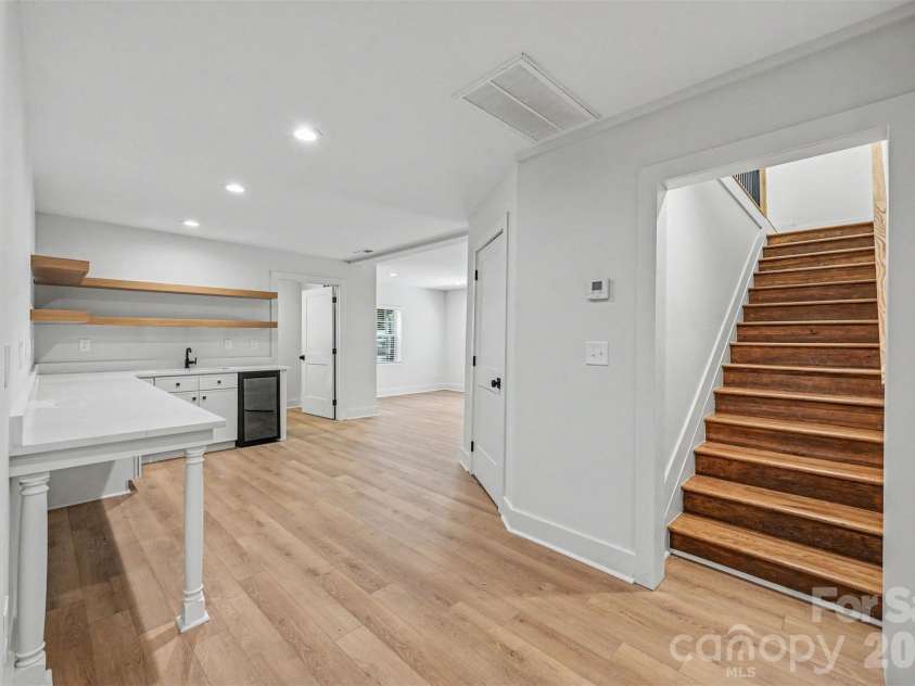 2000 Kilborne Drive, Charlotte, NC 28205.  MLS# CAR4415514, YatesRealty ID 45422. 