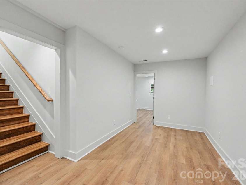 2000 Kilborne Drive, Charlotte, NC 28205.  MLS# CAR4415514, YatesRealty ID 45422. 