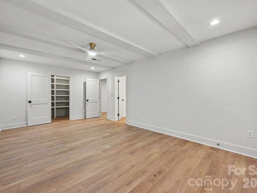 2000 Kilborne Drive, Charlotte, NC 28205.  MLS# CAR4415514, YatesRealty ID 45422. 
