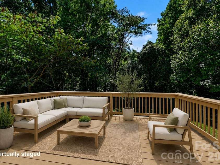 2000 Kilborne Drive, Charlotte, NC 28205.  MLS# CAR4415514, YatesRealty ID 45422. 