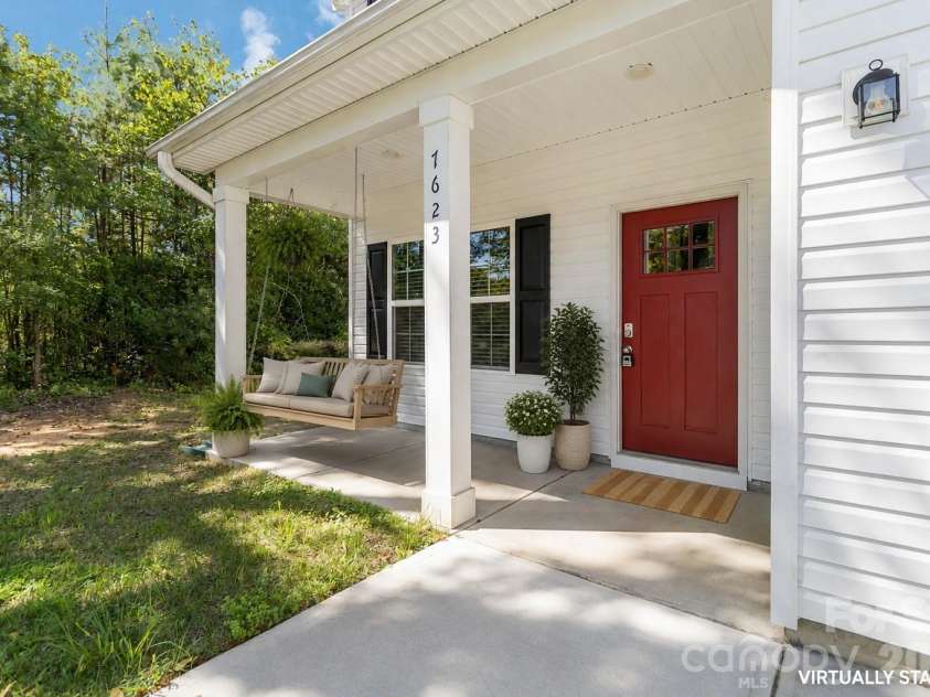 7623 Reames Road, Charlotte, NC 28216.  MLS# CAR4416327, YatesRealty ID 45423. 