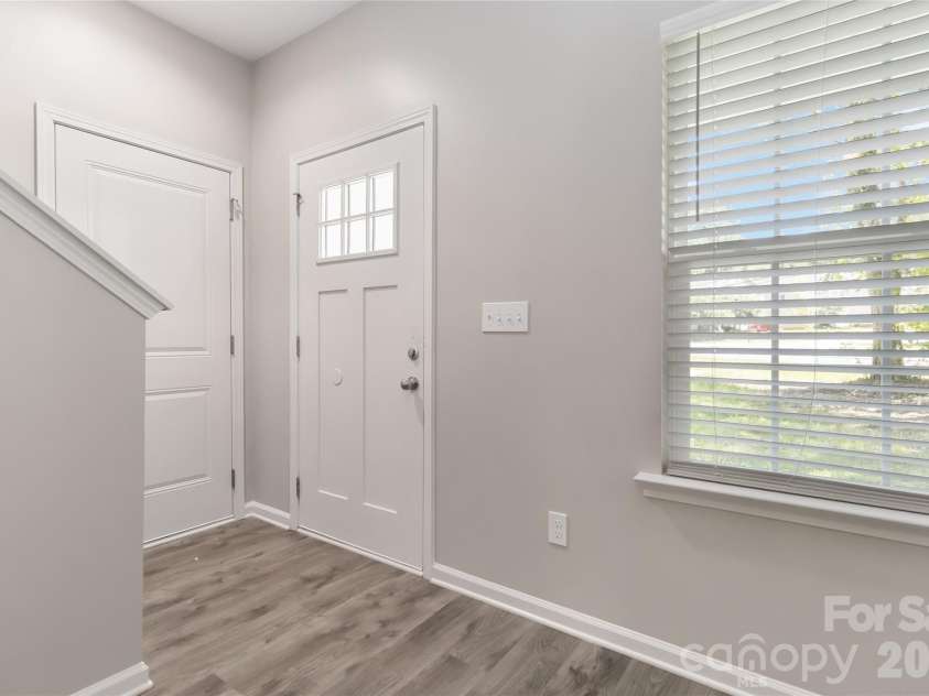 7623 Reames Road, Charlotte, NC 28216.  MLS# CAR4416327, YatesRealty ID 45423. 