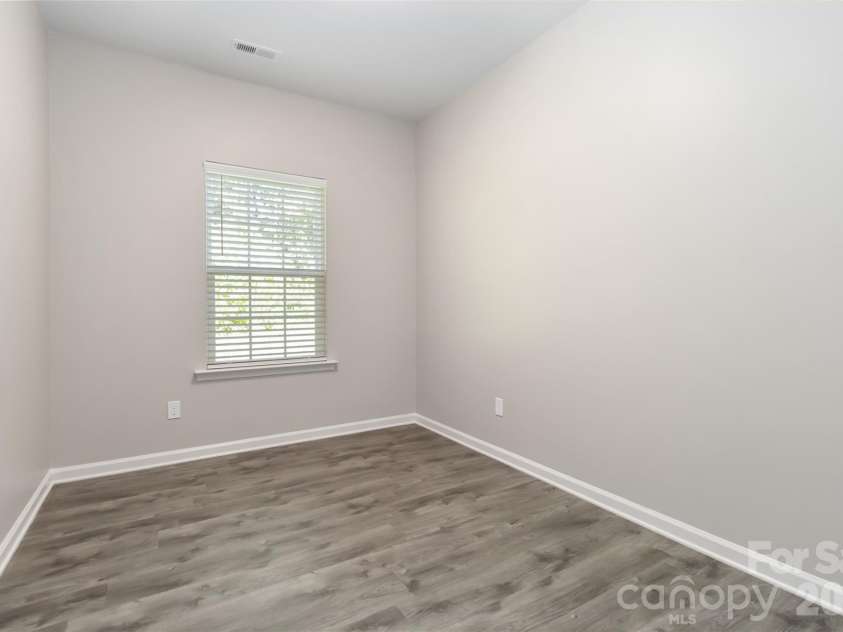 7623 Reames Road, Charlotte, NC 28216.  MLS# CAR4416327, YatesRealty ID 45423. 