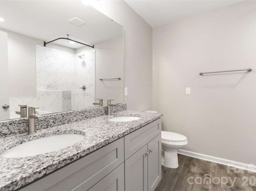 7623 Reames Road, Charlotte, NC 28216.  MLS# CAR4416327, YatesRealty ID 45423. 