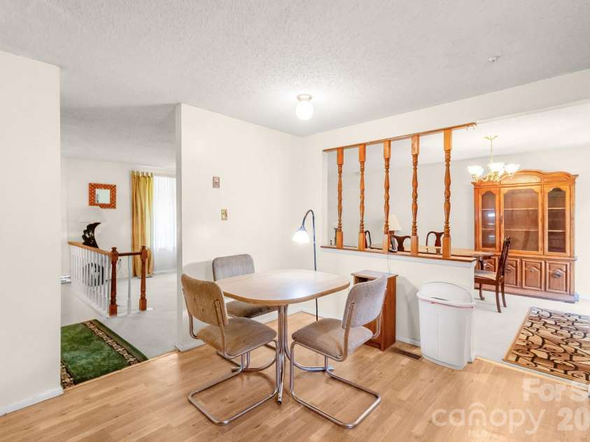 6204 Turtle Neck Lane, Charlotte, NC 28227.  MLS# CAR4415648, YatesRealty ID 45425. 
