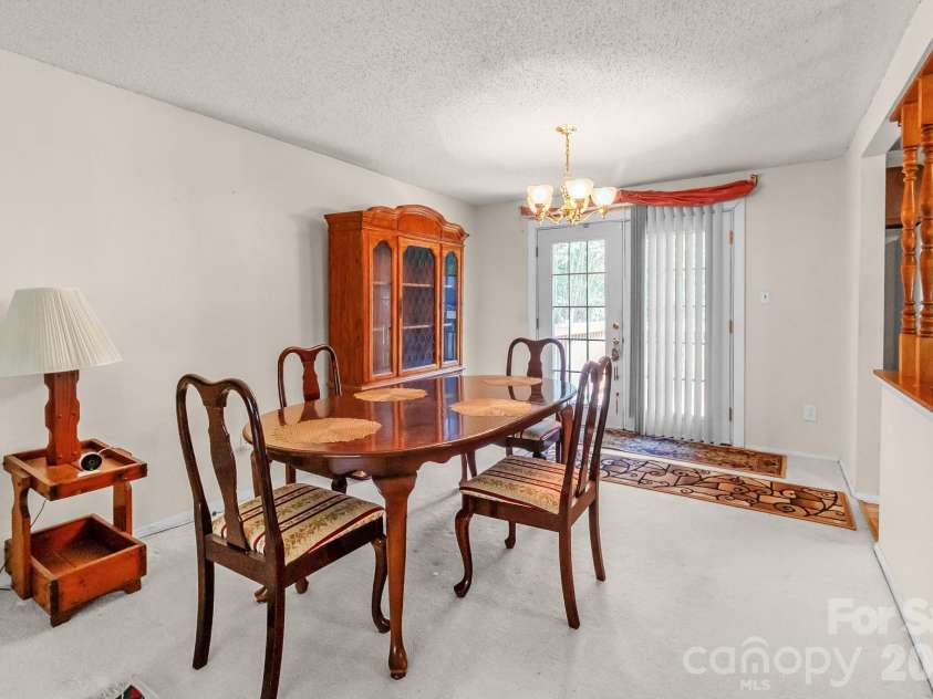 6204 Turtle Neck Lane, Charlotte, NC 28227.  MLS# CAR4415648, YatesRealty ID 45425. 