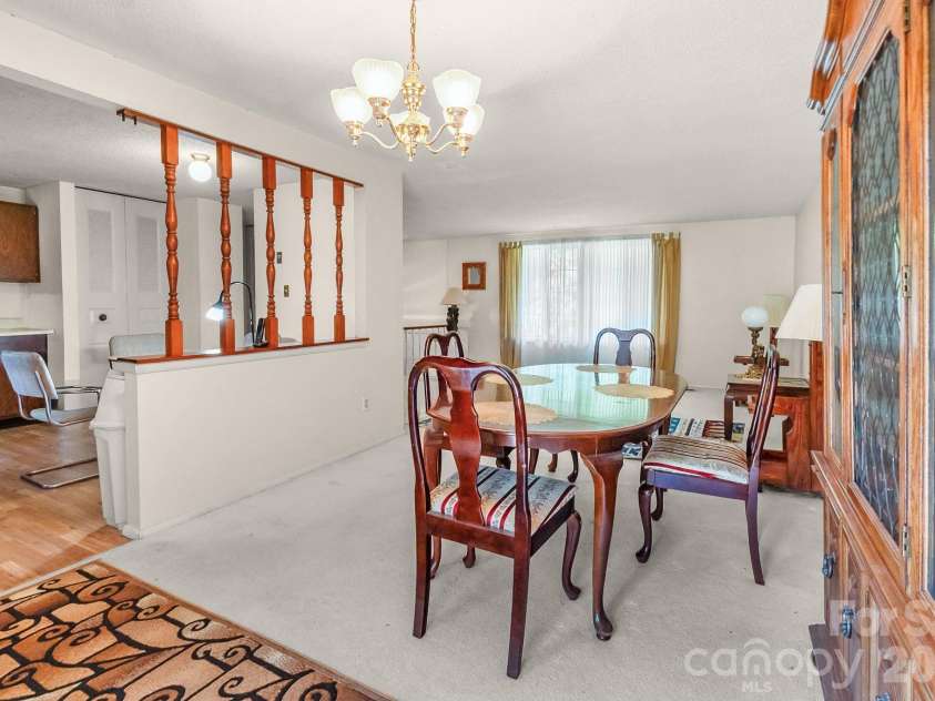6204 Turtle Neck Lane, Charlotte, NC 28227.  MLS# CAR4415648, YatesRealty ID 45425. 