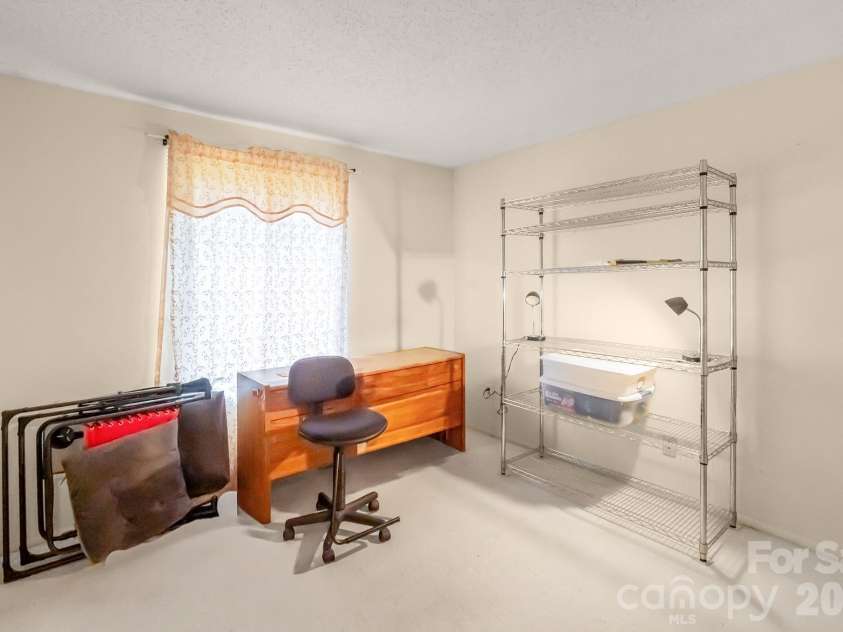 6204 Turtle Neck Lane, Charlotte, NC 28227.  MLS# CAR4415648, YatesRealty ID 45425. 