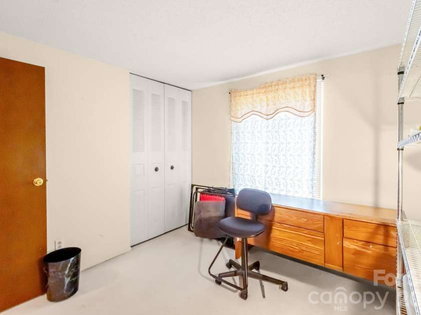 6204 Turtle Neck Lane, Charlotte, NC 28227.  MLS# CAR4415648, YatesRealty ID 45425. 
