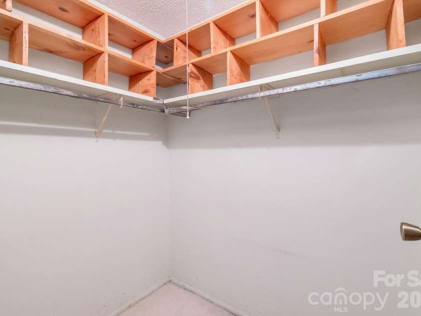 6204 Turtle Neck Lane, Charlotte, NC 28227.  MLS# CAR4415648, YatesRealty ID 45425. 