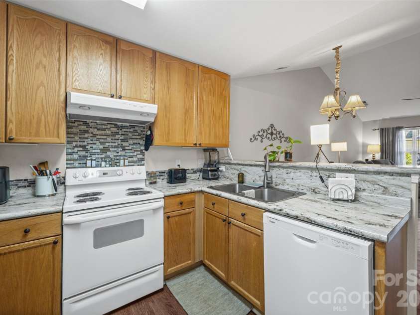 609 Gable Drive, Rock Hill, SC 29732.  MLS# CAR4414695, YatesRealty ID 45428. 