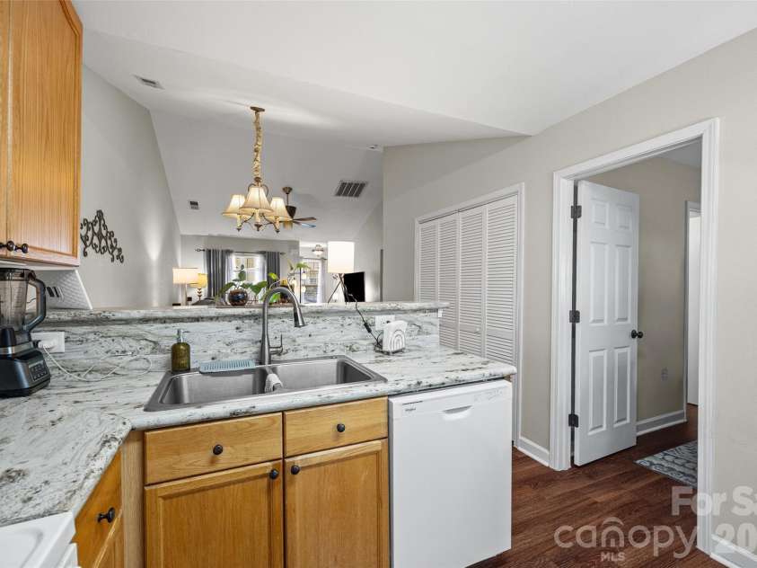609 Gable Drive, Rock Hill, SC 29732.  MLS# CAR4414695, YatesRealty ID 45428. 